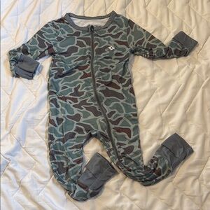 BURLEBO Camo Sleeper One Piece